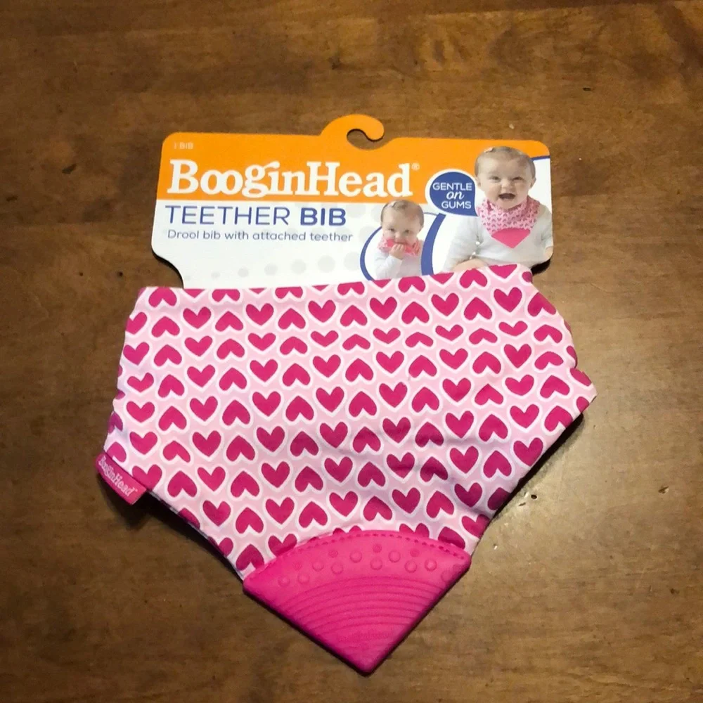 🌵 3/$15 BooginHead pink heart drool bib with attached silicone teether
